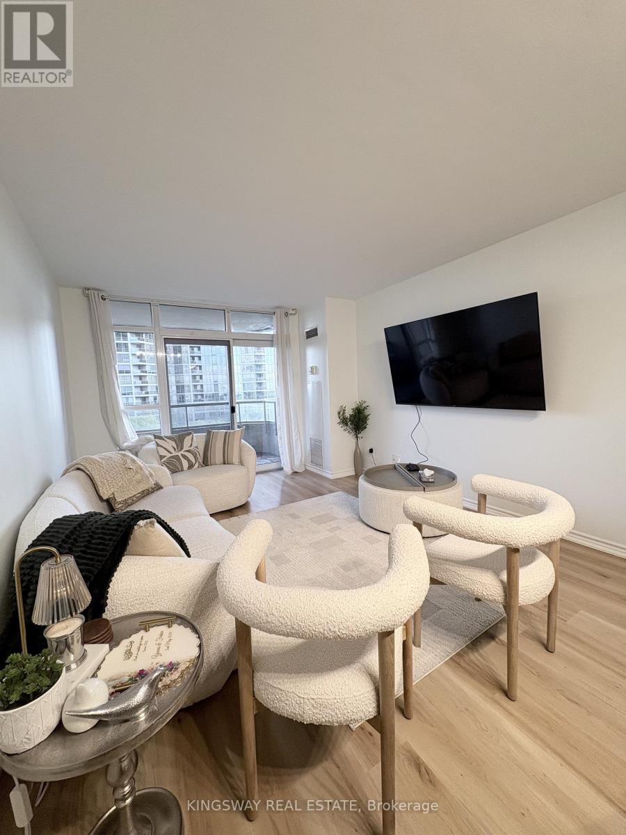 814 - 35 Kingsbridge Garden Circle, Mississauga, Ontario  L5R 3Z5 - Photo 2 - W13410728