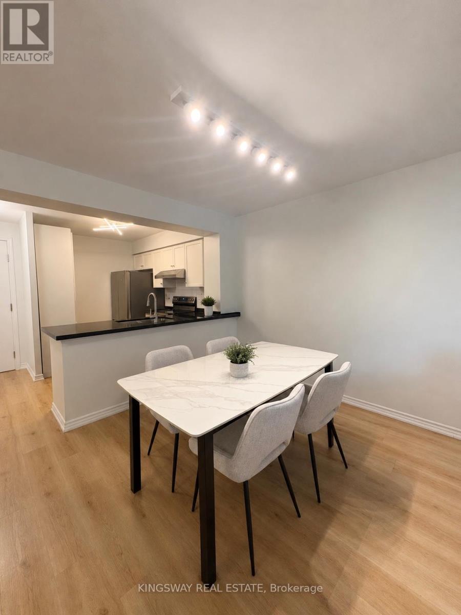 814 - 35 Kingsbridge Garden Circle, Mississauga, Ontario  L5R 3Z5 - Photo 4 - W13410728
