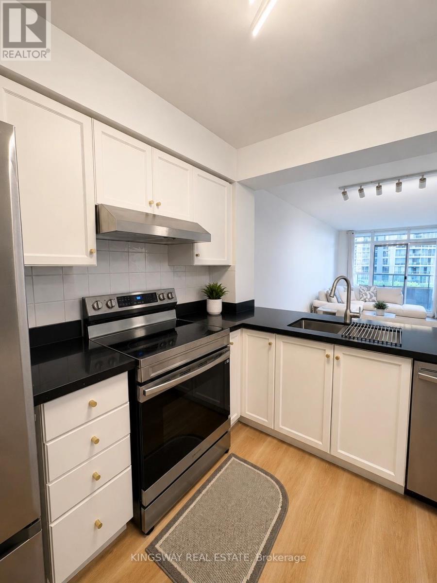 814 - 35 Kingsbridge Garden Circle, Mississauga, Ontario  L5R 3Z5 - Photo 5 - W13410728