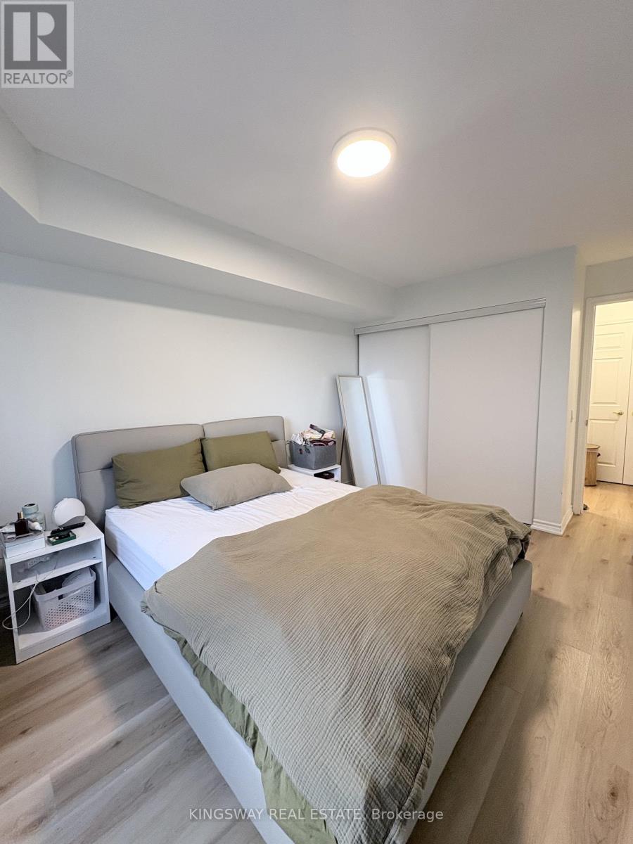 814 - 35 Kingsbridge Garden Circle, Mississauga, Ontario  L5R 3Z5 - Photo 7 - W13410728
