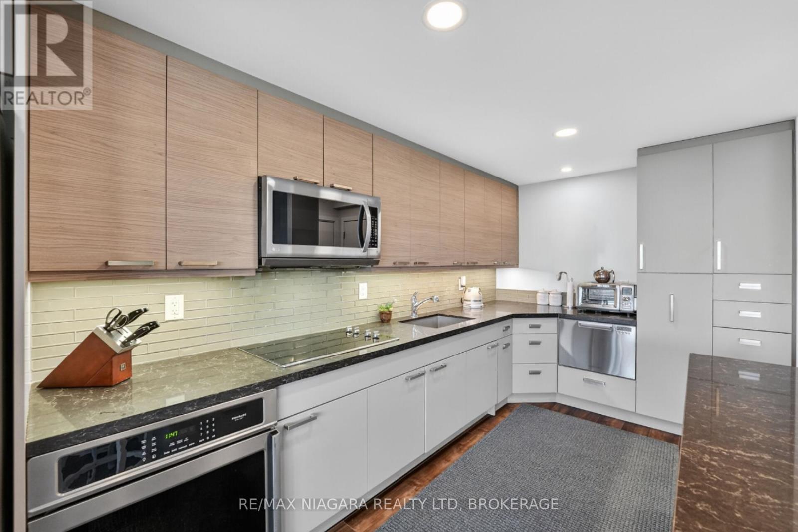711 - 81 Scott Street, St. Catharines, Ontario  L2N 7L5 - Photo 4 - X13410838