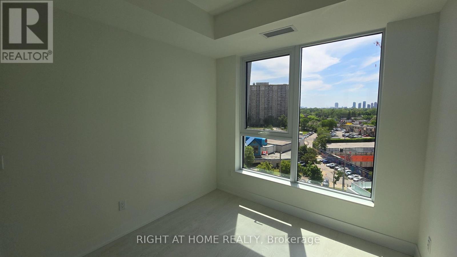 1007 - 60 Central Park Roadway, Toronto, Ontario  M9A 0E6 - Photo 33 - W13240482