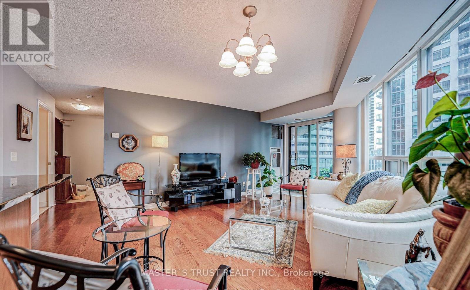 711 - 30 Grand Trunk Crescent, Toronto, Ontario  M5J 3A4 - Photo 2 - C13410802