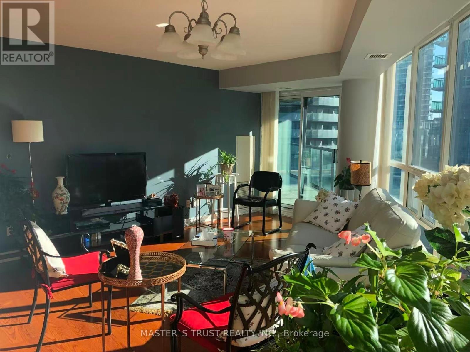 711 - 30 Grand Trunk Crescent, Toronto, Ontario  M5J 3A4 - Photo 4 - C13410802