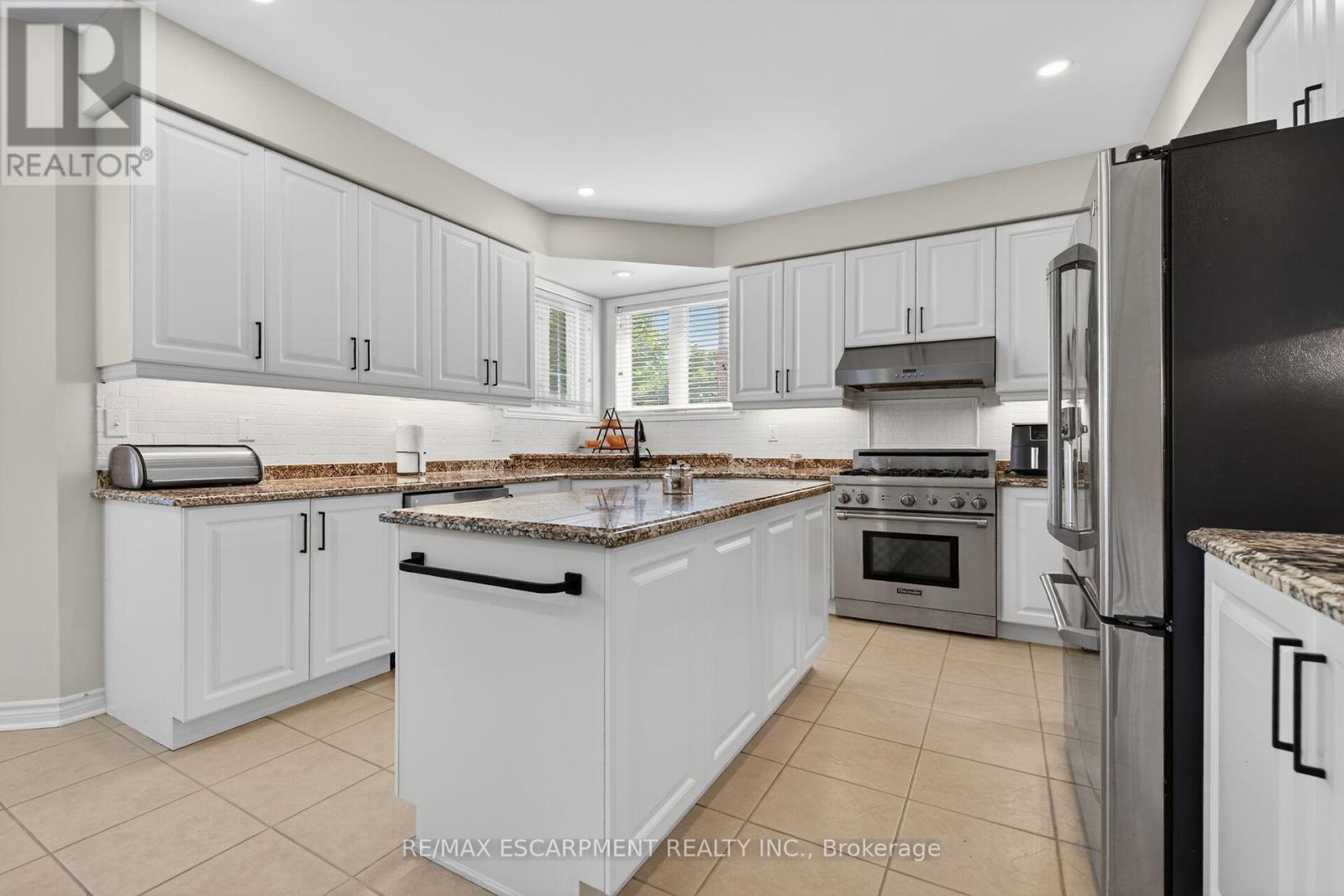 2431 Castlebrook Road, Oakville, Ontario  L6M 4Z2 - Photo 14 - W13155308