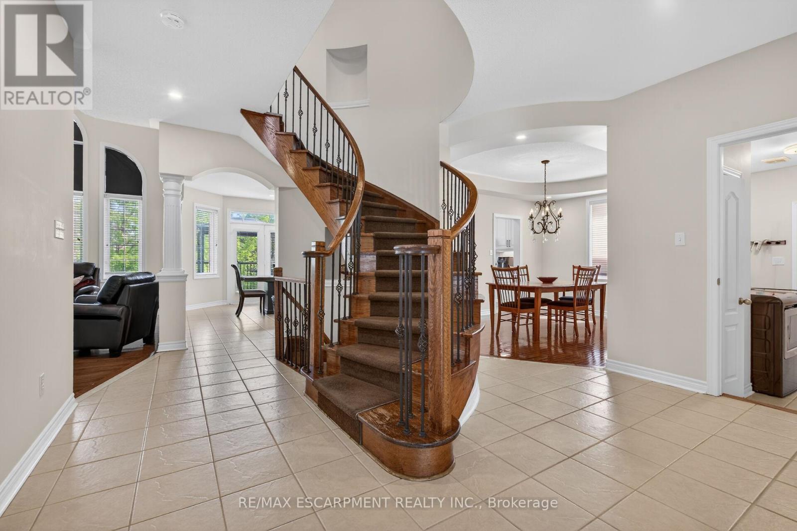 2431 Castlebrook Road, Oakville, Ontario  L6M 4Z2 - Photo 5 - W13155308