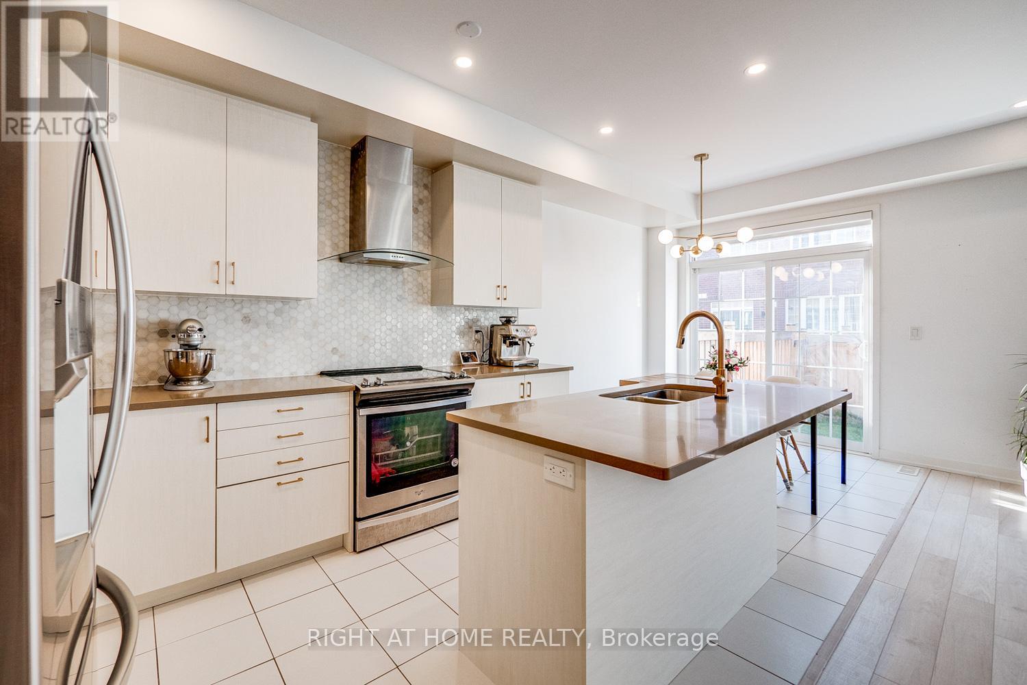 20 Harcourt Street, Vaughan, Ontario  L6A 4Y4 - Photo 17 - N13410808