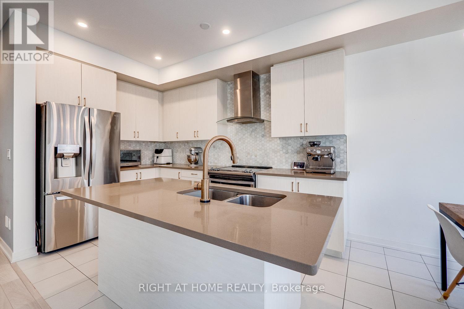 20 Harcourt Street, Vaughan, Ontario  L6A 4Y4 - Photo 18 - N13410808