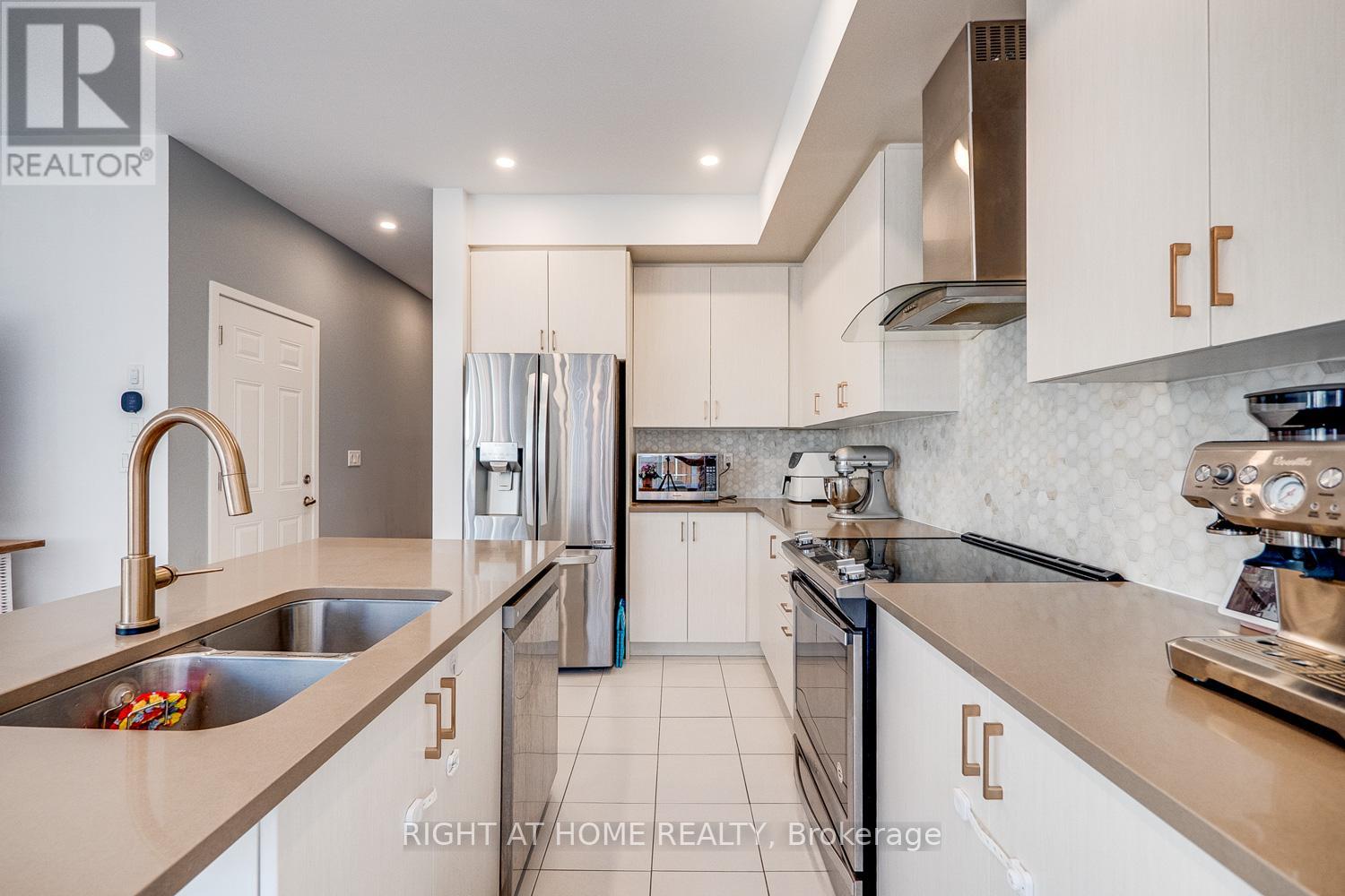 20 Harcourt Street, Vaughan, Ontario  L6A 4Y4 - Photo 19 - N13410808