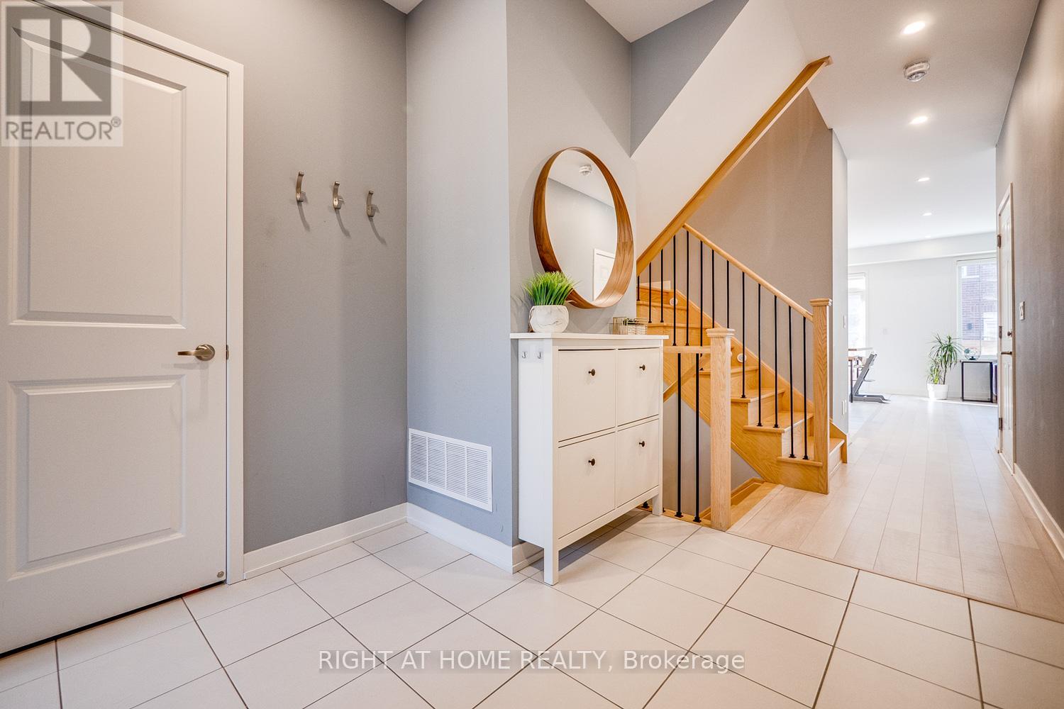 20 Harcourt Street, Vaughan, Ontario  L6A 4Y4 - Photo 4 - N13410808