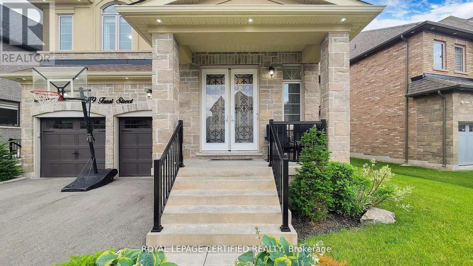 29 Frost Street, Brampton, Ontario  L6X 5R3 - Photo 4 - W13410788