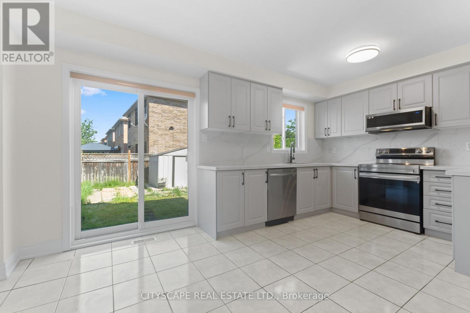 3409 Mcdowell Drive, Mississauga, Ontario  L5M 6R7 - Photo 15 - W13410794