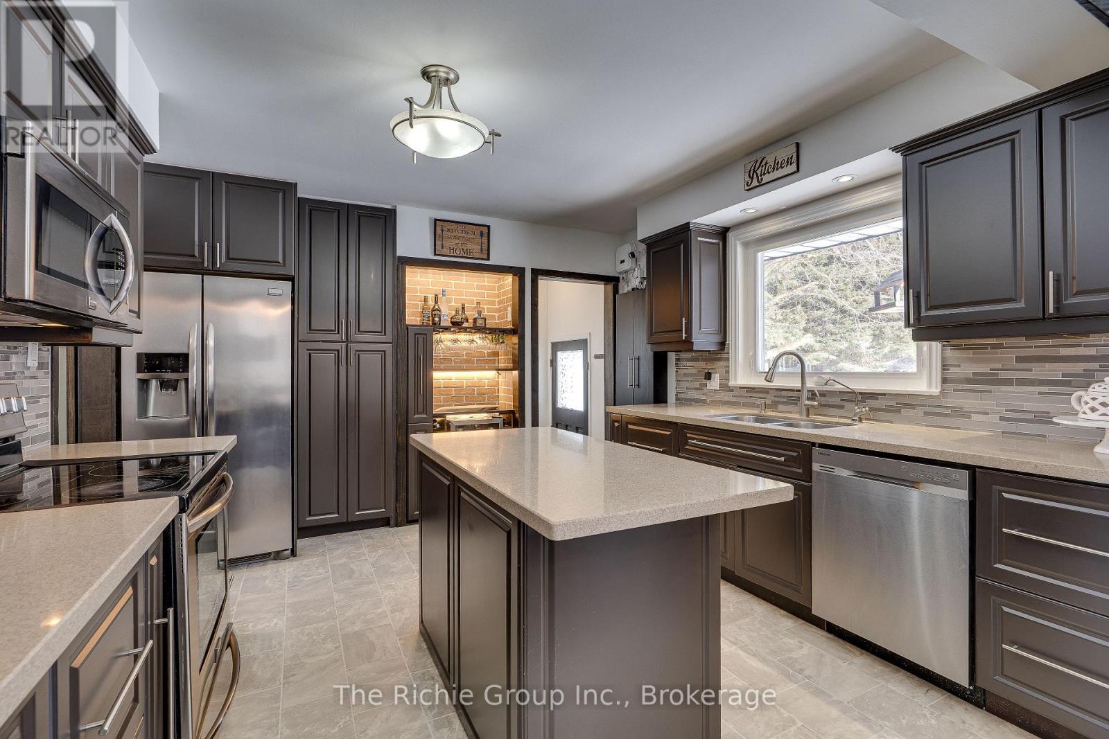 17 Travelled Road, Caledon, Ontario  L7K 1B7 - Photo 5 - W13410836