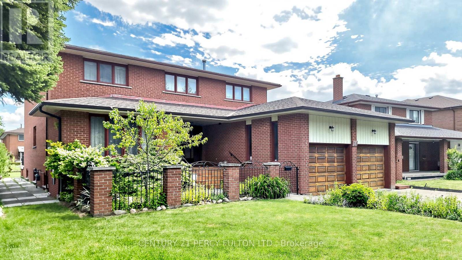 29 Ernest Avenue, Toronto, Ontario  M2J 3T4 - Photo 2 - C13246966