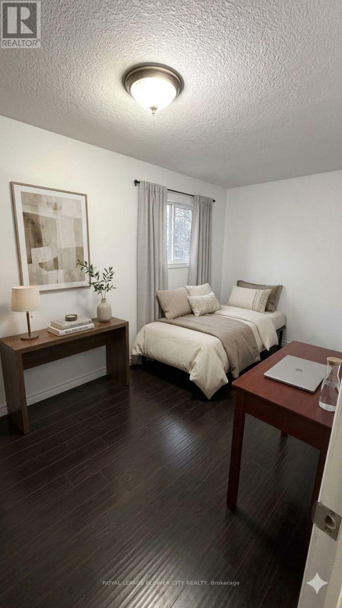 Upper Floor - 30 Woodward Avenue, London North, Ontario  N6H 2G7 - Photo 10 - X13228892