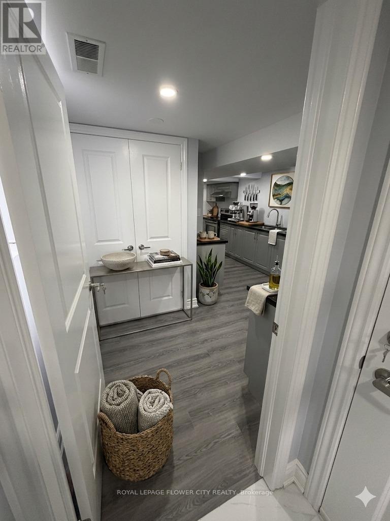 30 Woodward Avenue, London North, Ontario  N6H 2G7 - Photo 3 - X13219498