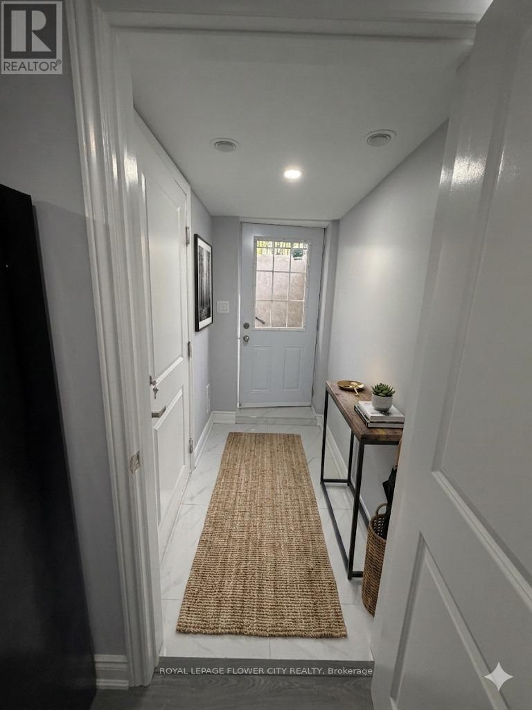 30 Woodward Avenue, London North, Ontario  N6H 2G7 - Photo 2 - X13219498