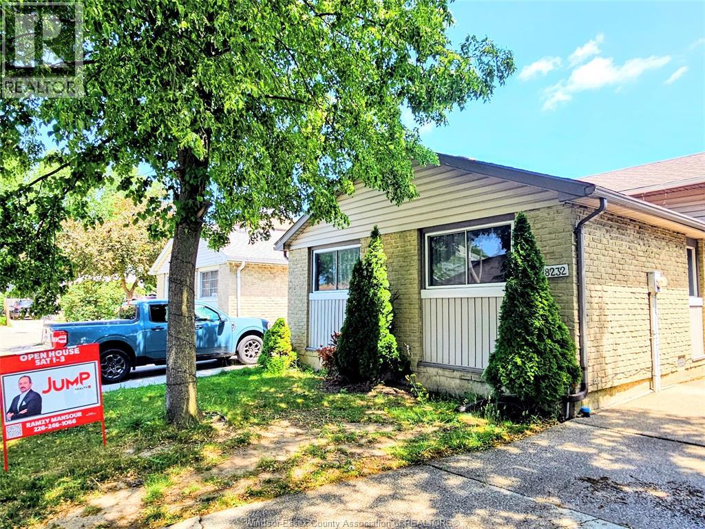 8232 GREGORY PLACE, Windsor, Ontario