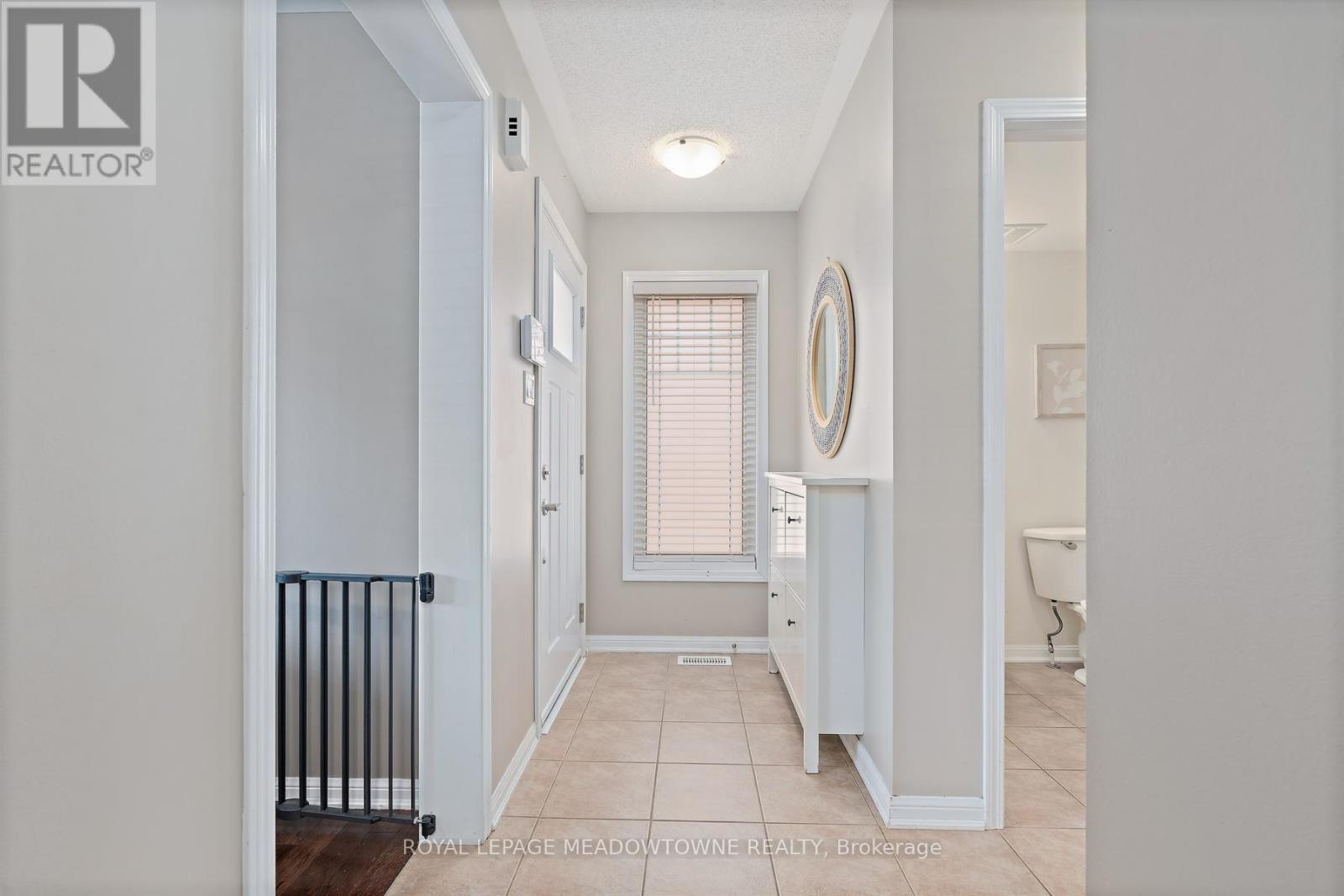 451 Zuest Crescent, Milton, Ontario  L9T 8E7 - Photo 5 - W13250160