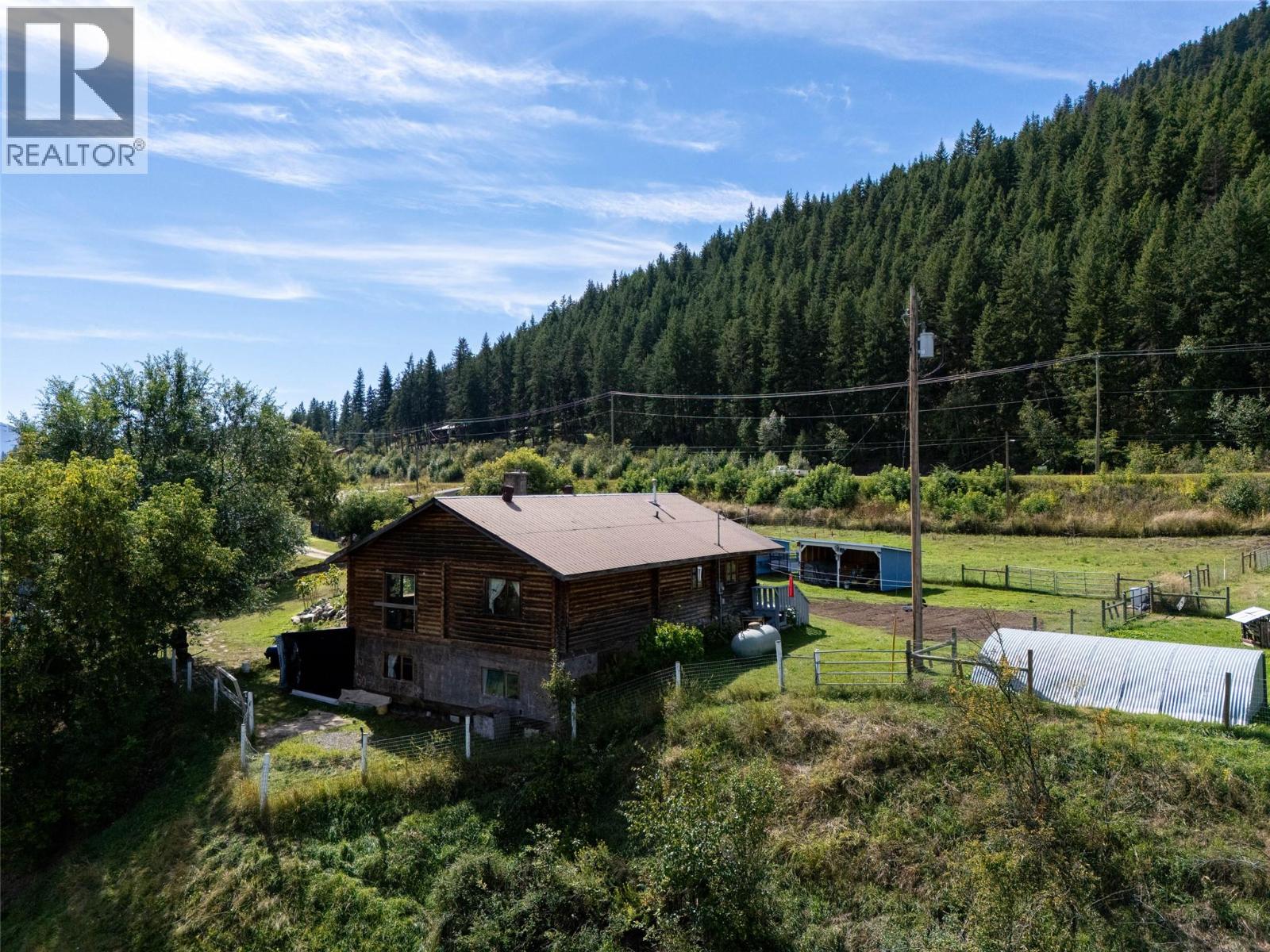 8572 YELLOWHEAD Highway S, Little Fort, British Columbia