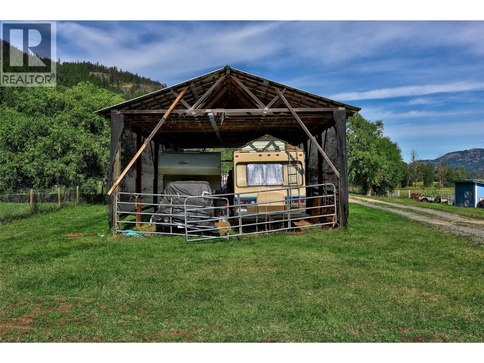 8572 Yellowhead Highway S, Little Fort, British Columbia  V0E 2C0 - Photo 39 - 10390133