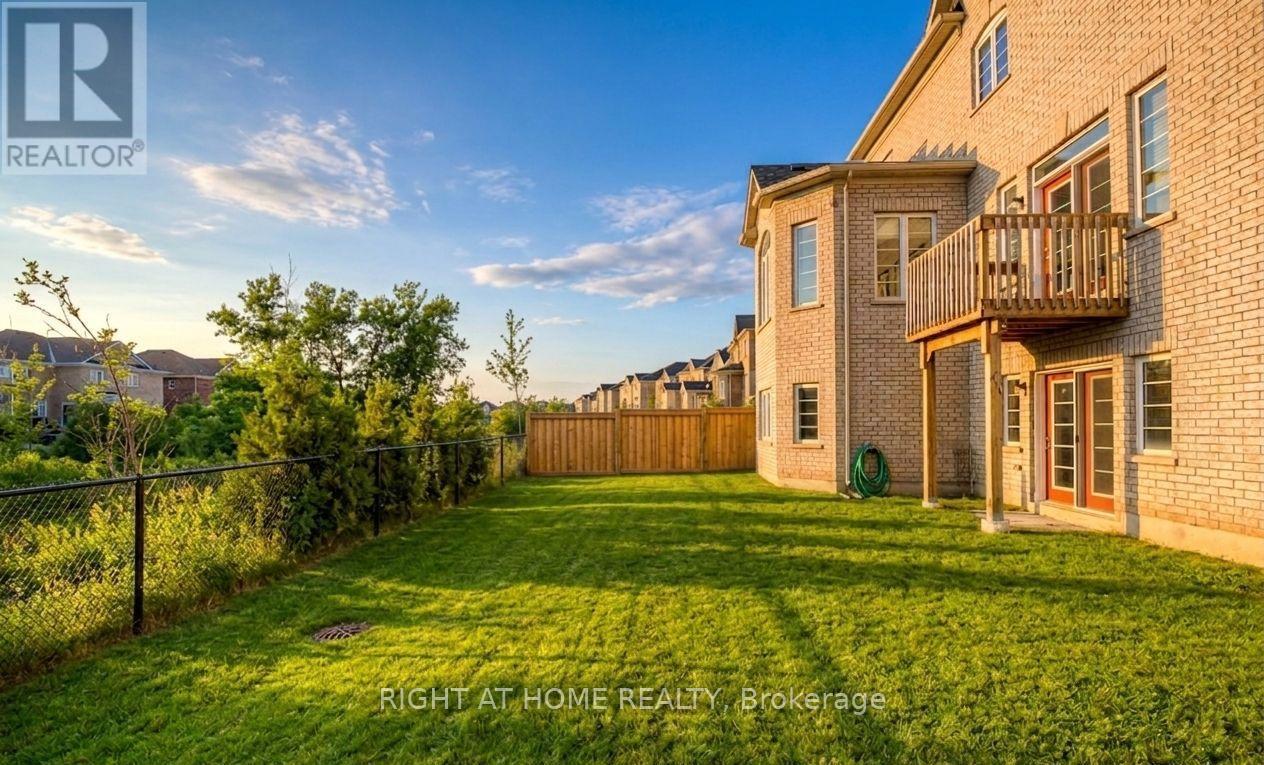 3182 Sunflower Drive, Oakville, Ontario  L6M 1N3 - Photo 2 - W13410852