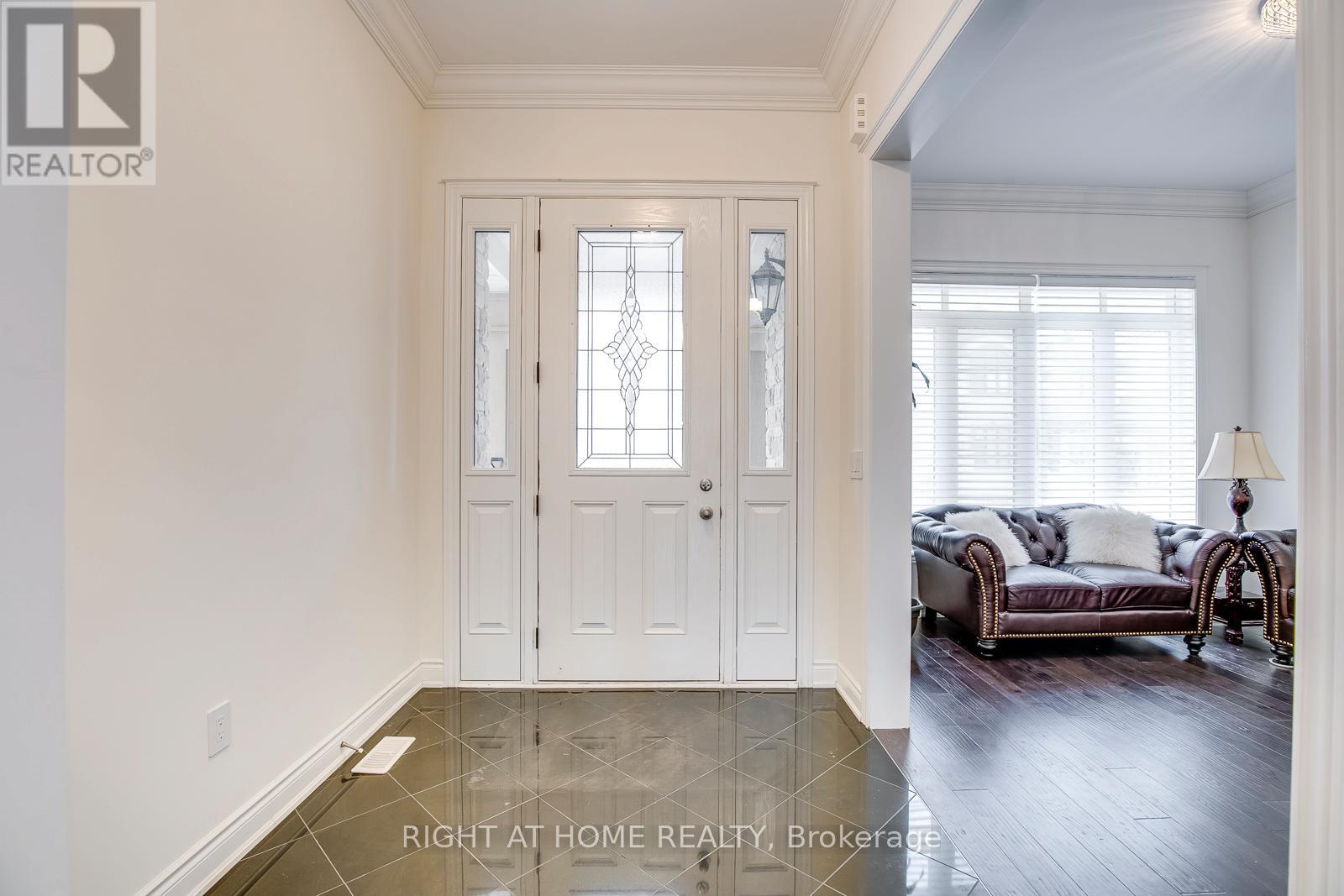 3182 Sunflower Drive, Oakville, Ontario  L6M 1N3 - Photo 3 - W13410852