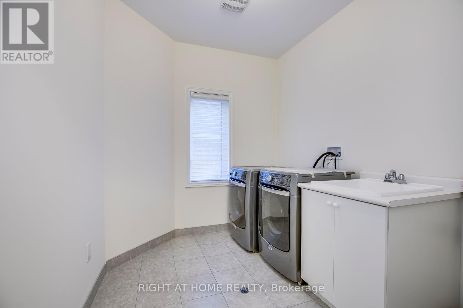 3182 Sunflower Drive, Oakville, Ontario  L6M 1N3 - Photo 33 - W13410852
