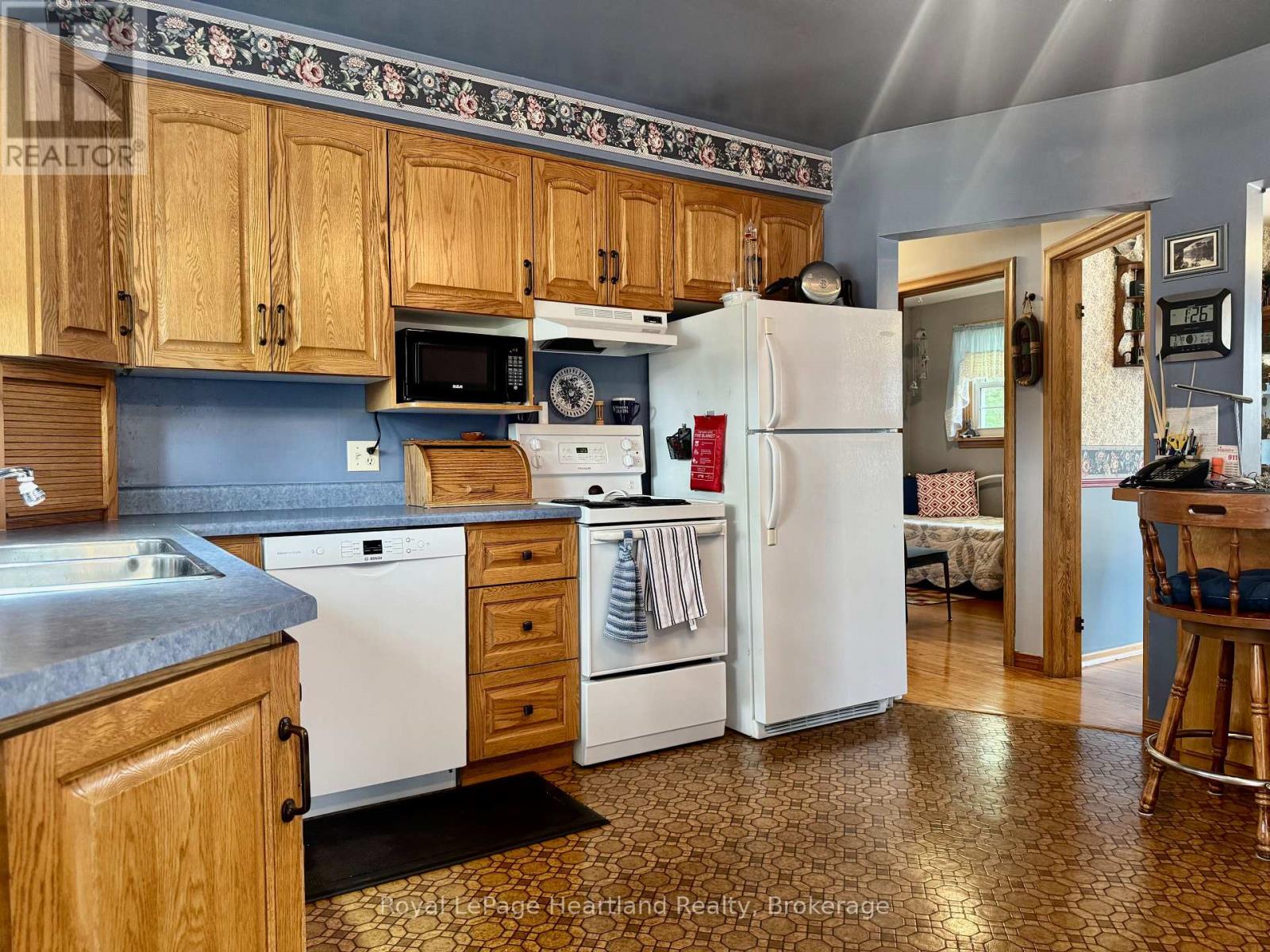 47 Mcdonald Street, Stratford, Ontario N5A 4W4 - Photo 4 - X13337982