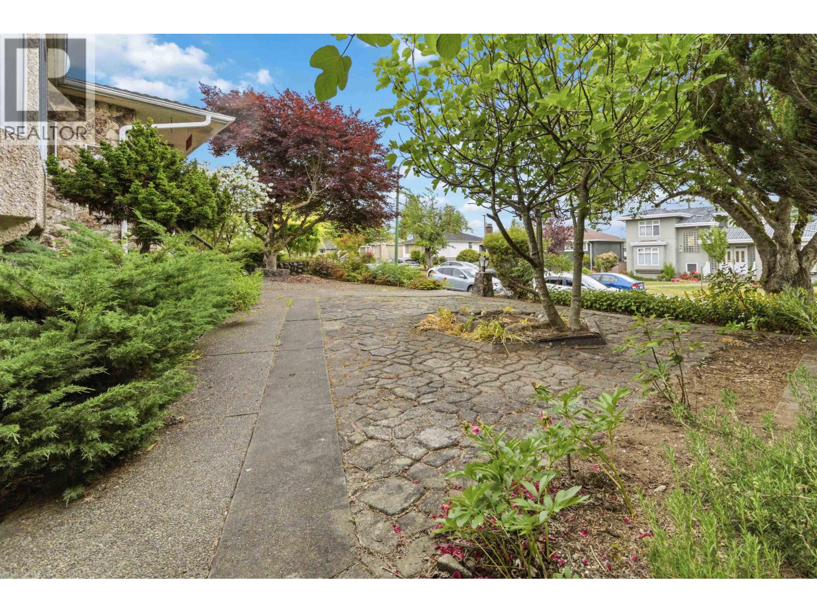 4890 Southlawn Drive, Burnaby, British Columbia  V5C 3S6 - Photo 5 - R3132991