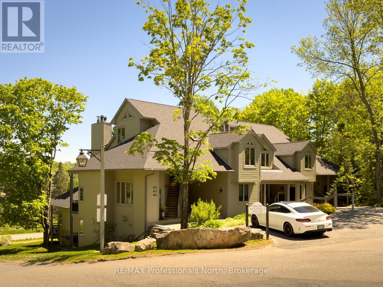 121 - 121 GRANDVIEW HILLTOP DRIVE, Huntsville, Ontario