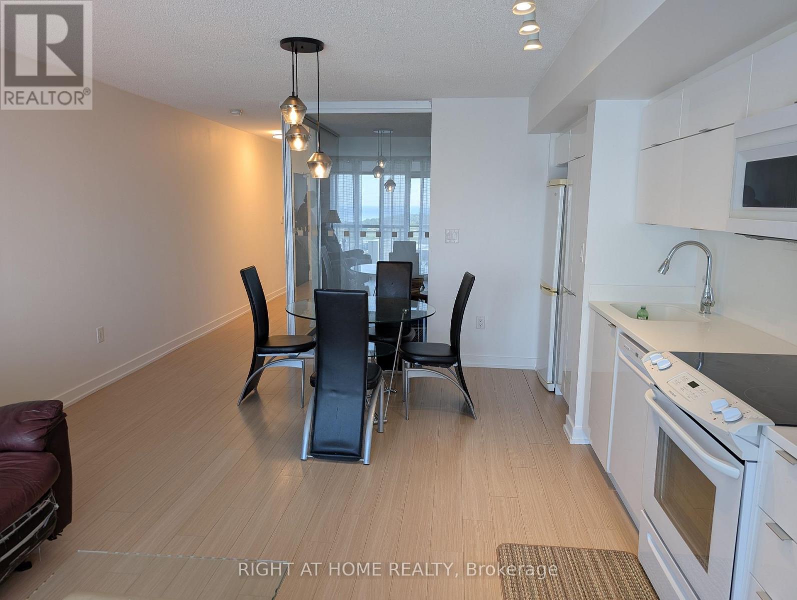 2908 - 21 Iceboat Terrace, Toronto, Ontario  M5V 4A9 - Photo 7 - C13410946