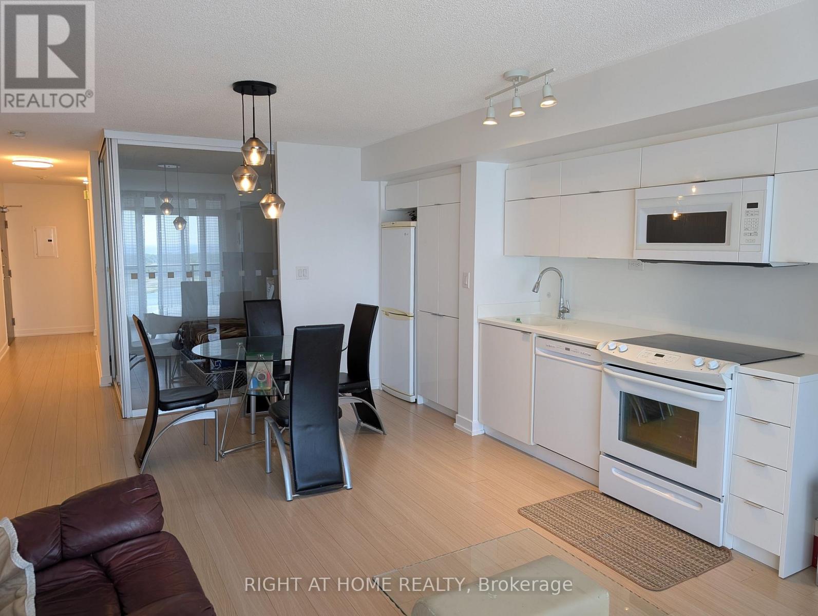 2908 - 21 Iceboat Terrace, Toronto, Ontario  M5V 4A9 - Photo 8 - C13410946