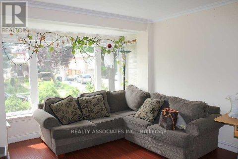 58 Danby Avenue, Toronto, Ontario  M3H 2J4 - Photo 2 - C13410980