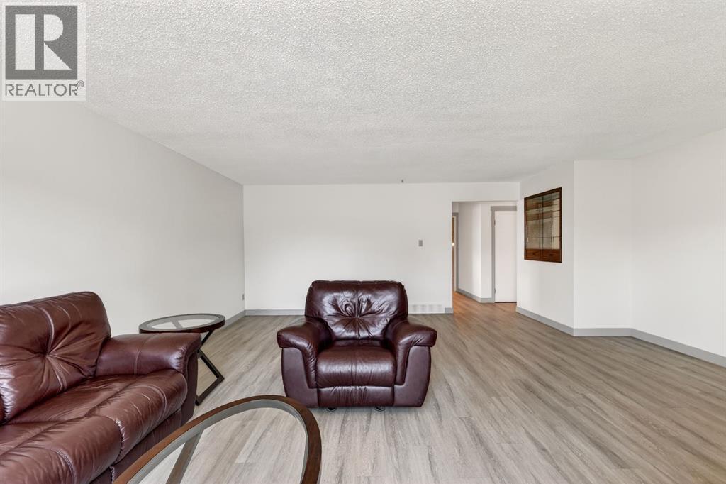 912 Stonehaven Road Sw, Calgary, Alberta  T2W 0P6 - Photo 5 - A2315474