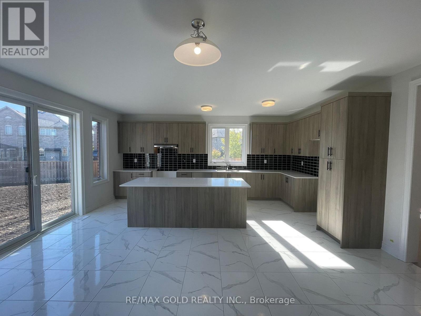 31 Dolomite Drive, Brampton, Ontario  L6P 4R6 - Photo 4 - W13299914