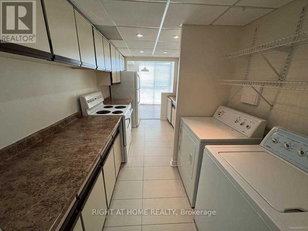 3202 - 3650 Kaneff Crescent, Mississauga, Ontario  L5A 4A1 - Photo 9 - W13410976