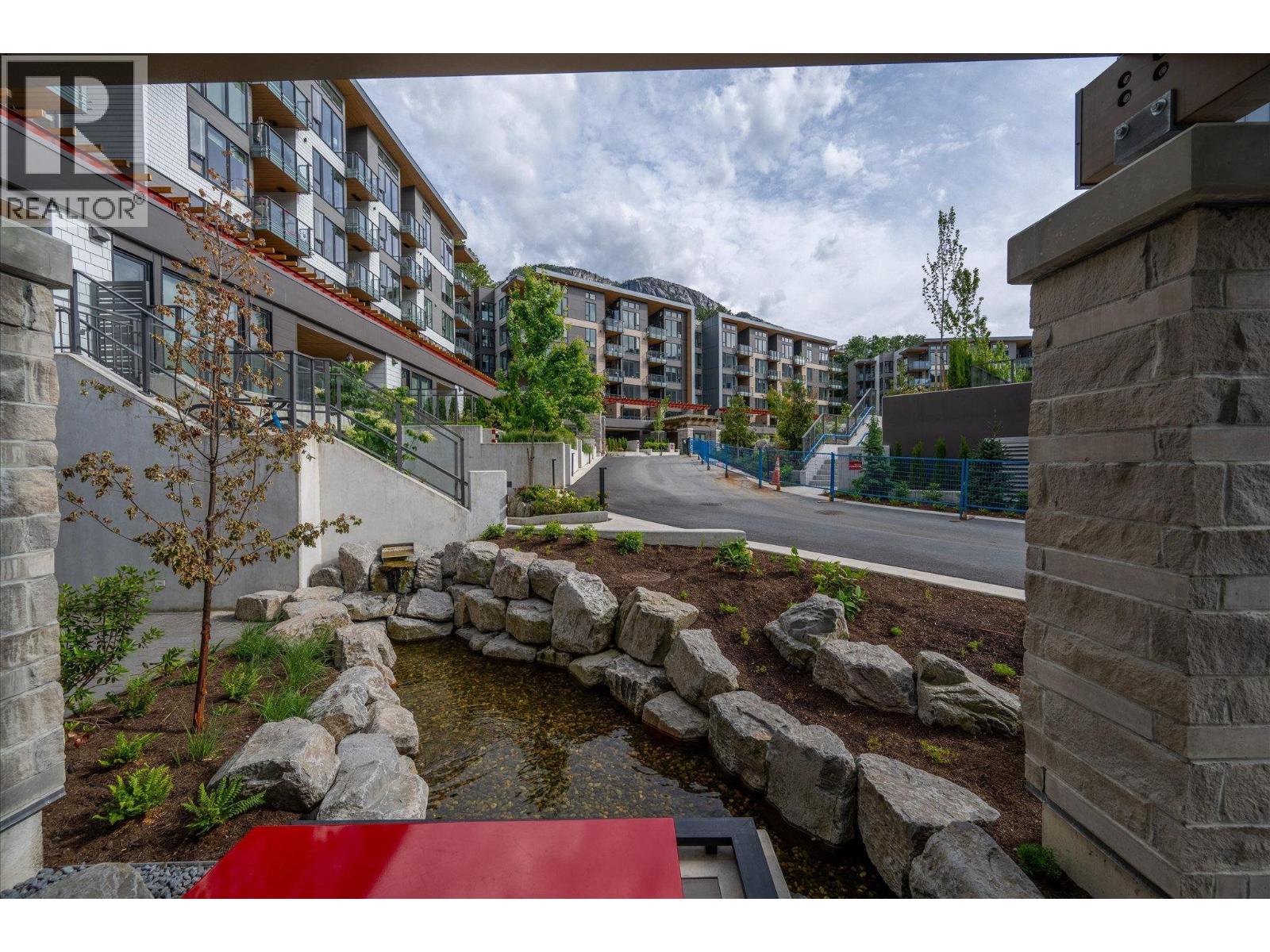 410 1500 Scott Crescent, Squamish, British Columbia  V8B 1G5 - Photo 30 - R3132108