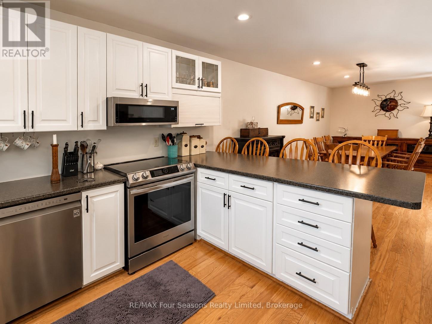 18 - 158 Escarpment Crescent, Collingwood, Ontario  L9Y 5B4 - Photo 2 - S13411032
