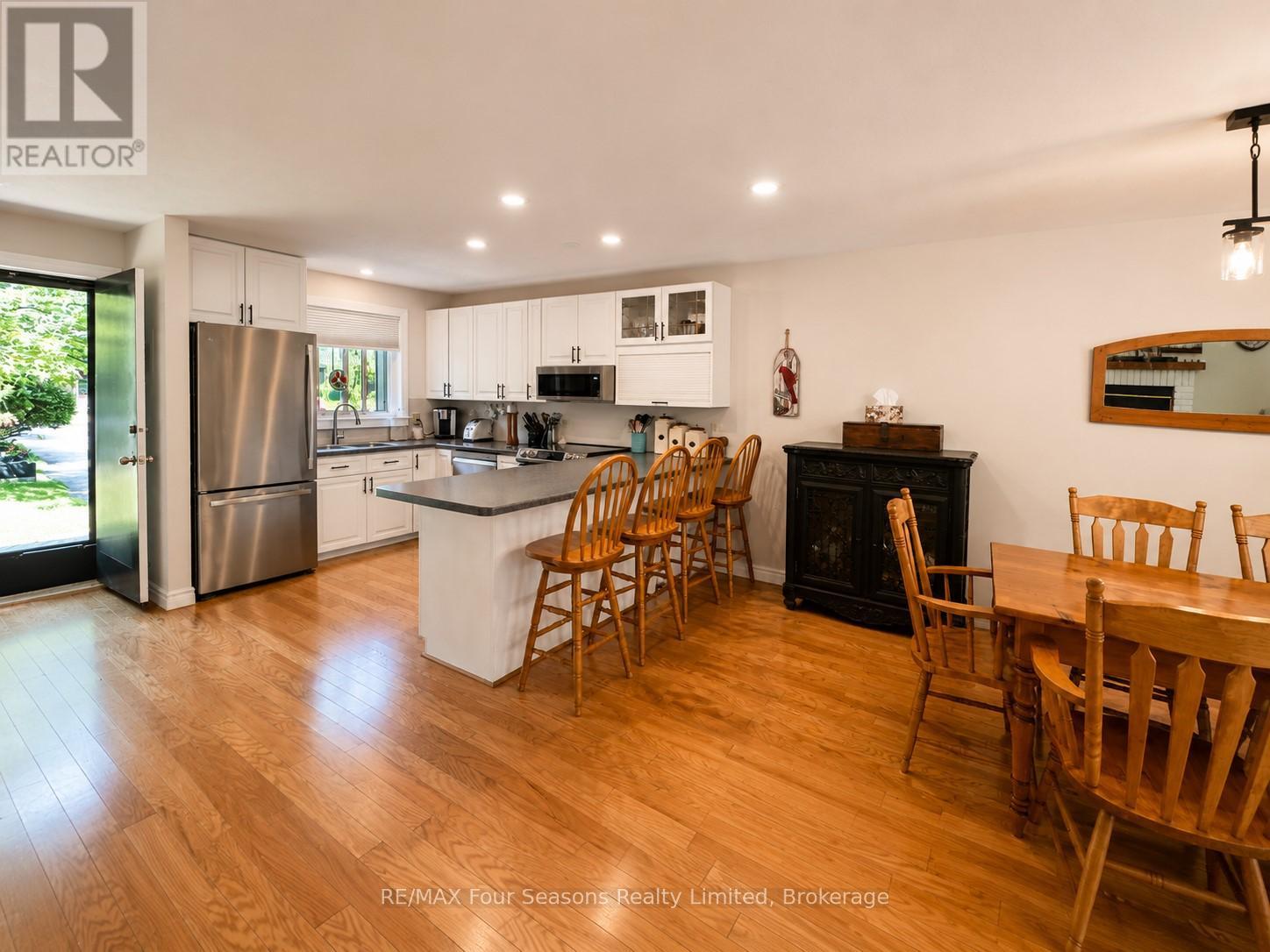 18 - 158 Escarpment Crescent, Collingwood, Ontario  L9Y 5B4 - Photo 3 - S13411032