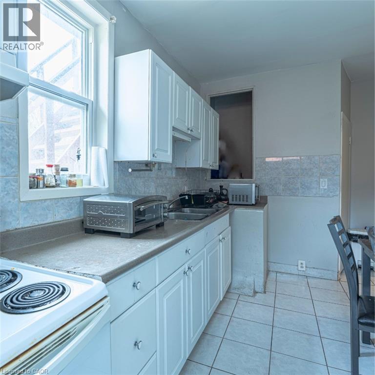 11 Aikman Avenue Unit# Apt 1, Hamilton, Ontario  L8M 1P6 - Photo 4 - 40837465