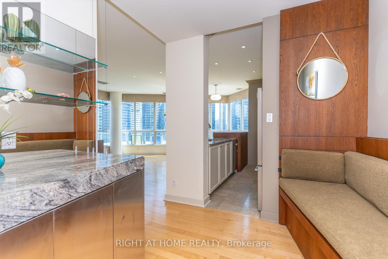 2801 (Ph 1) - 228 Queens Quay W, Toronto, Ontario  M5J 1B5 - Photo 14 - C13411010
