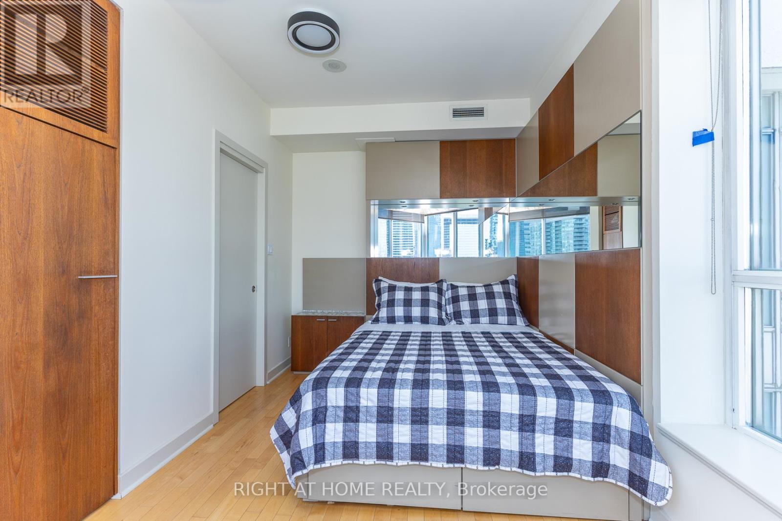 2801 (Ph 1) - 228 Queens Quay W, Toronto, Ontario  M5J 1B5 - Photo 32 - C13411010