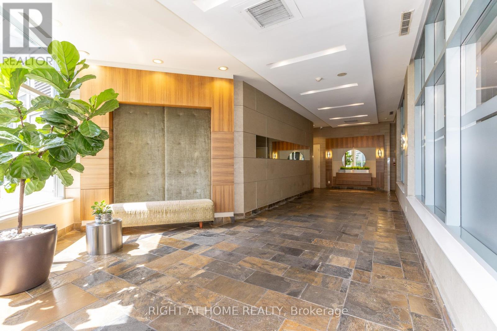 2801 (Ph 1) - 228 Queens Quay W, Toronto, Ontario  M5J 1B5 - Photo 7 - C13411010