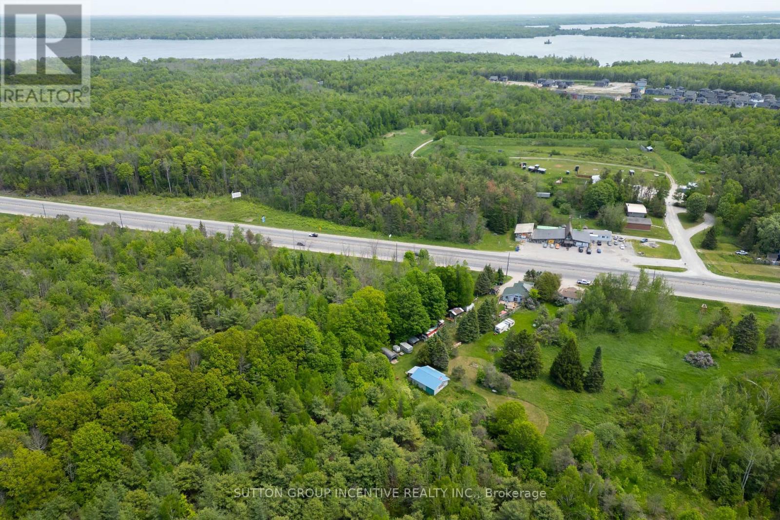9408 Provincial Hwy 11 Highway, Severn, Ontario  L3V 6H3 - Photo 2 - S13411058
