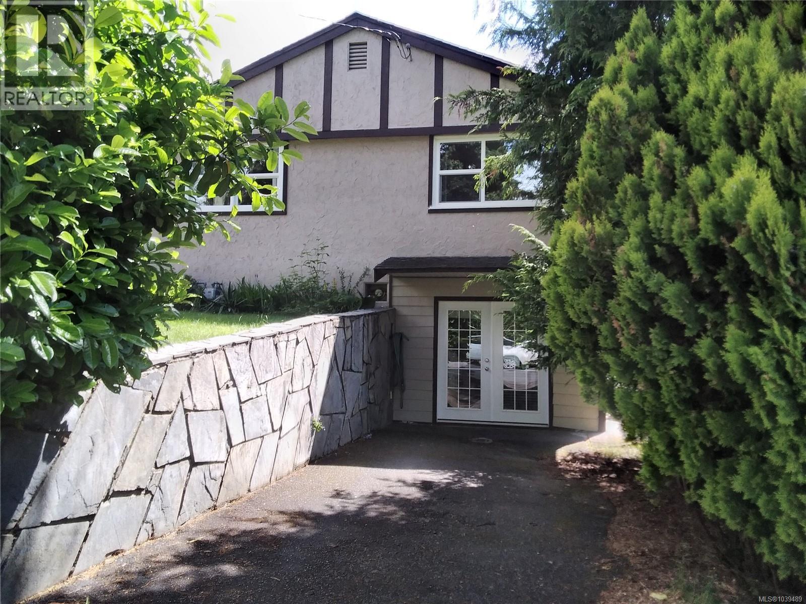 2739 Grosvenor Rd