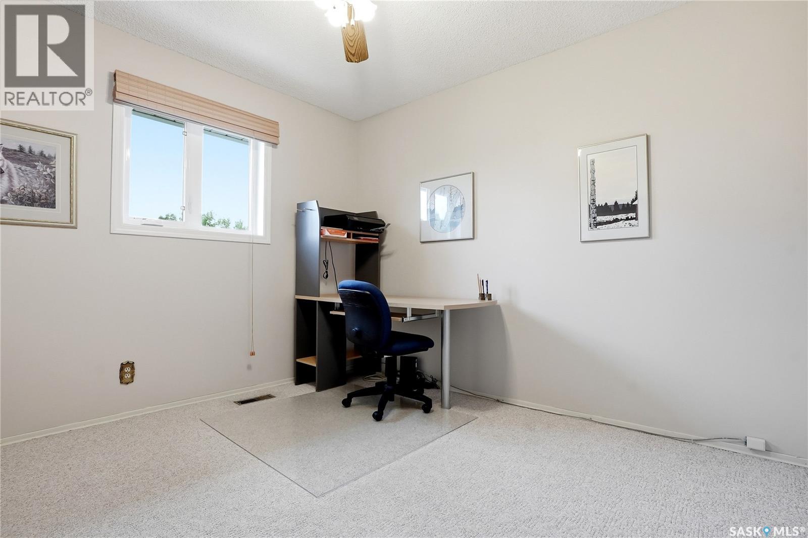 723 Candle Court, Saskatoon, Saskatchewan  S7K 4Z9 - Photo 38 - SK038073