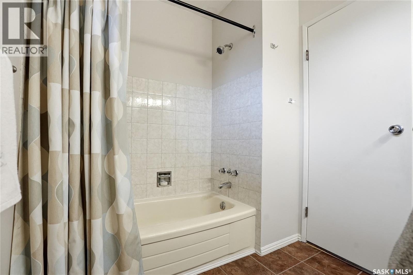 723 Candle Court, Saskatoon, Saskatchewan  S7K 4Z9 - Photo 33 - SK038073