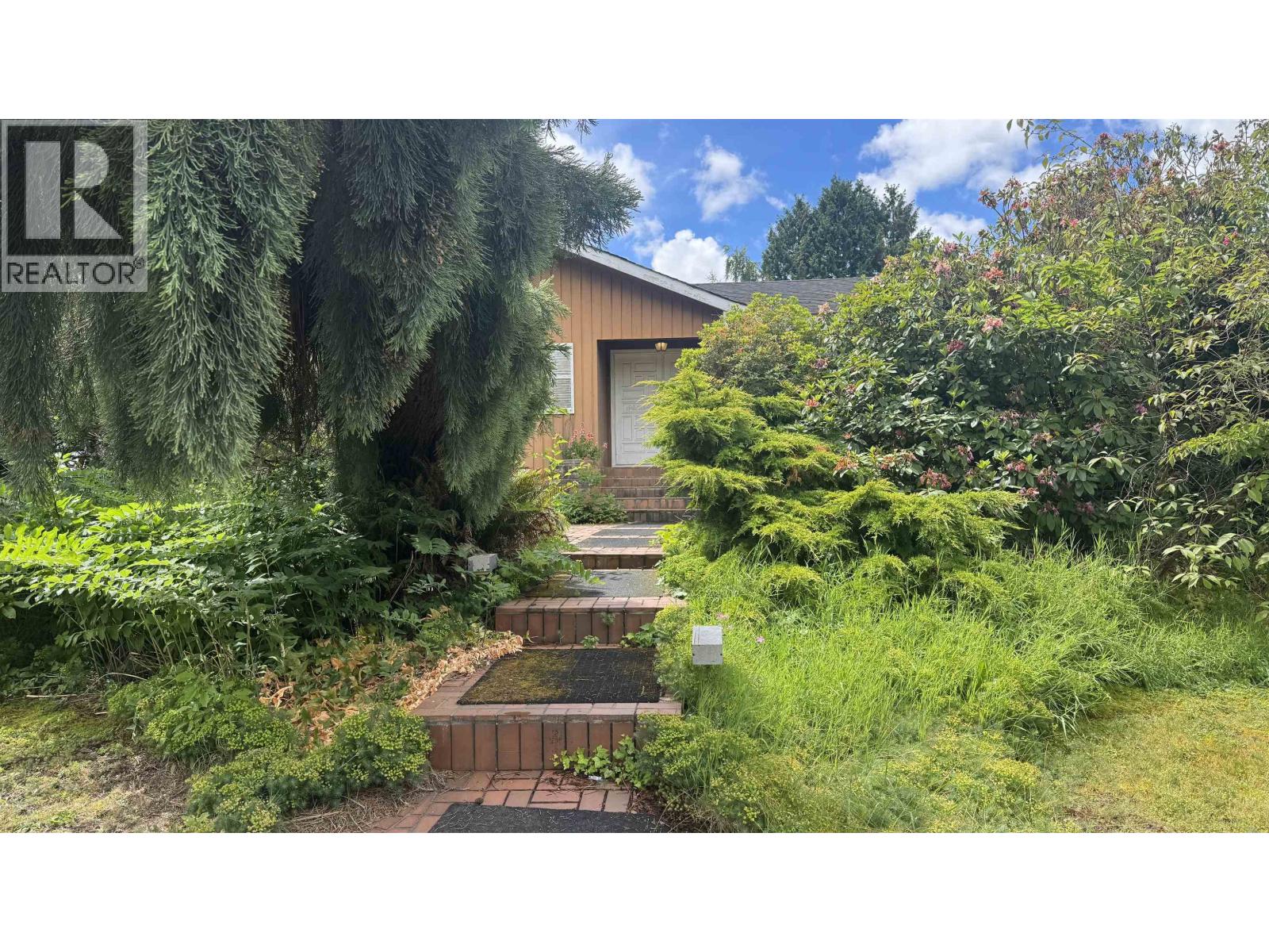 806 W 47TH AVENUE