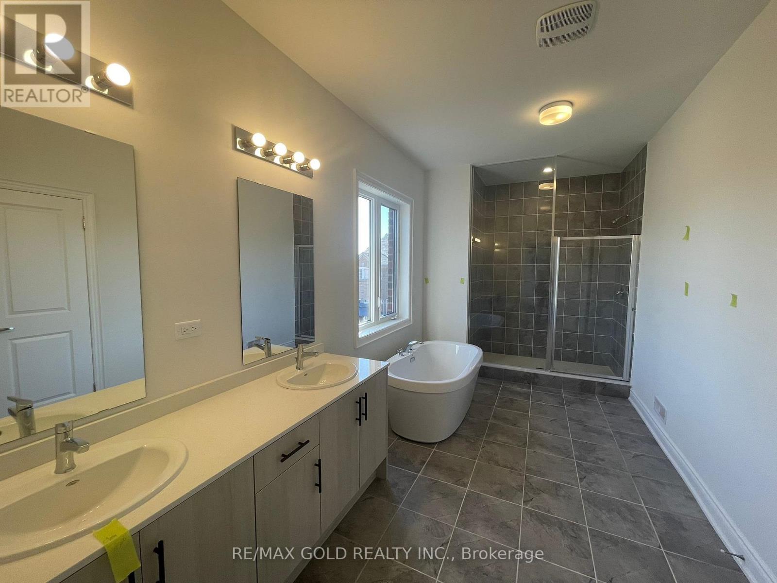31 Dolomite Drive, Brampton, Ontario  L6P 4R6 - Photo 36 - W13411004